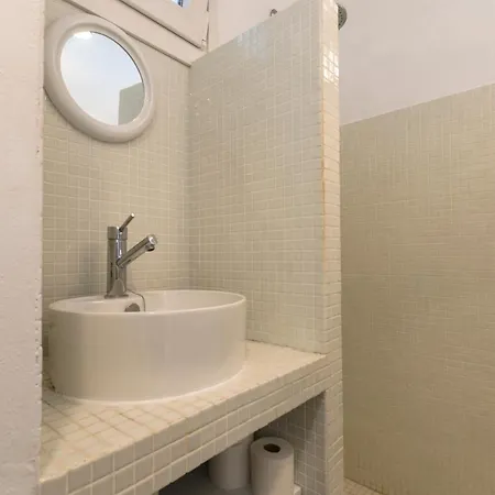 شقة Sirocco تريفة